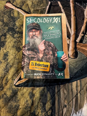 A&E Si-Cology 101 Duck Dynasty Book Green